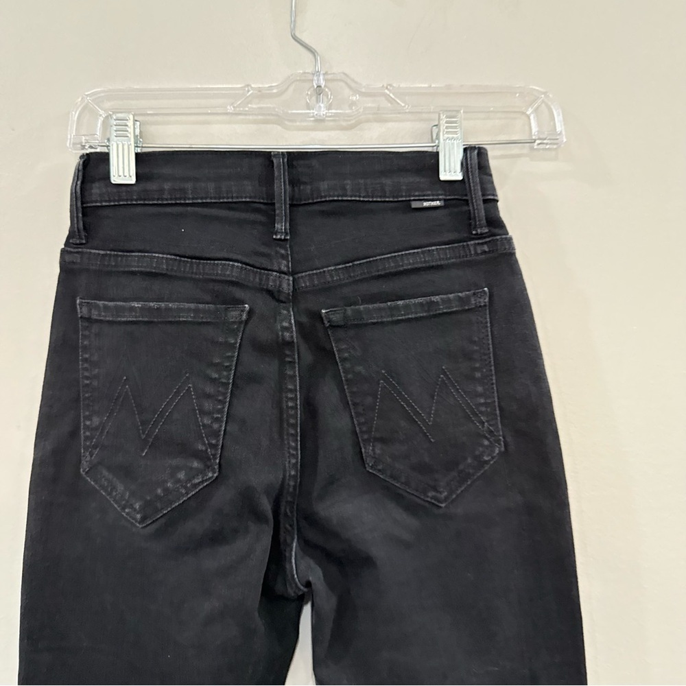 Mother Jeans The Insider Crop Two Step Fray in Not Guilty - Picture 11 of 13